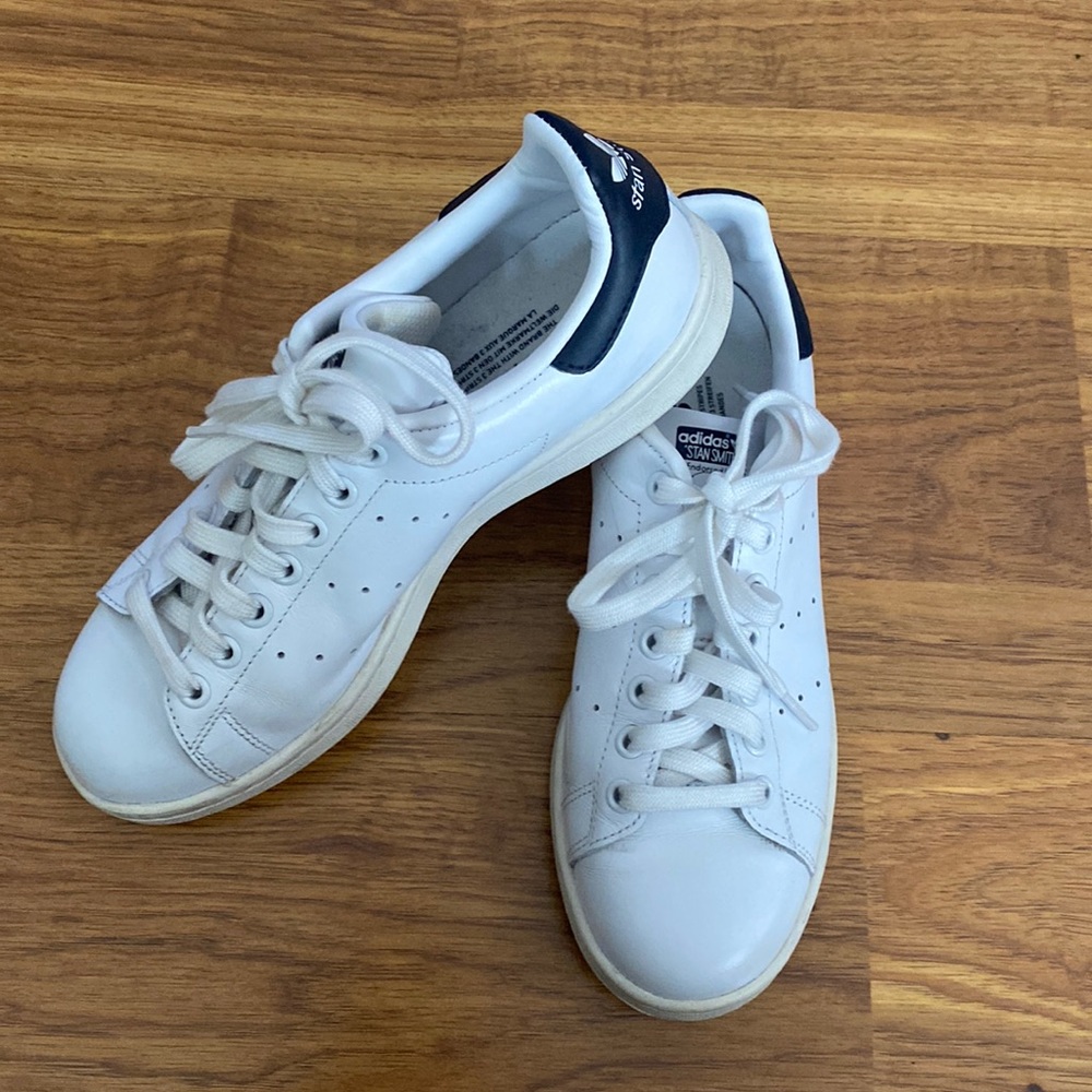 Adidas Stan Smith Sneaker in cloud white/navy